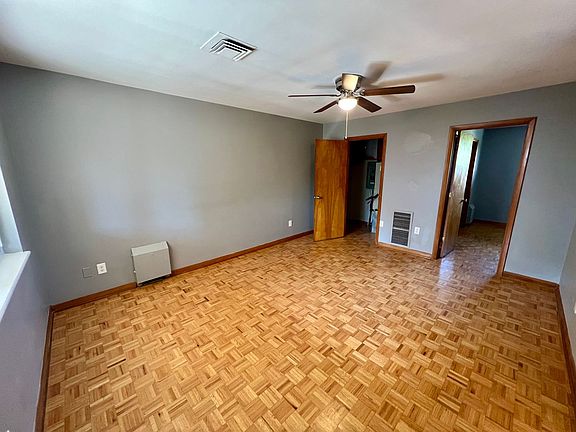 4th image of 201 Mountain Ave SW APT 9