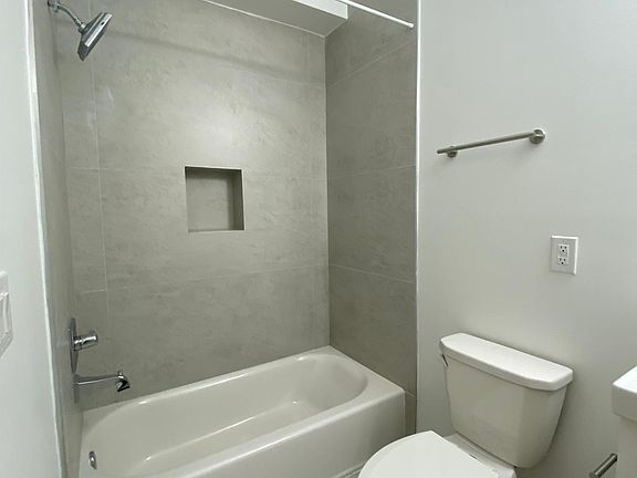 4th image of 2020 N 22nd St #202
