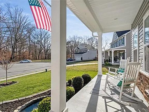 2nd image of 562 Anna Mae Cir