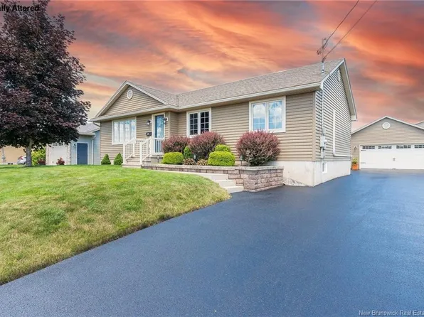28 Sydney Ave, Riverview, NB E1B 0H5