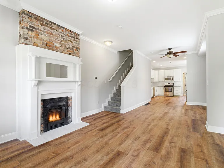 396 E Mithoff St — Photo 6