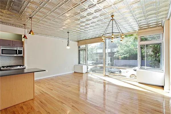 Sold by iList, LLC | media 11