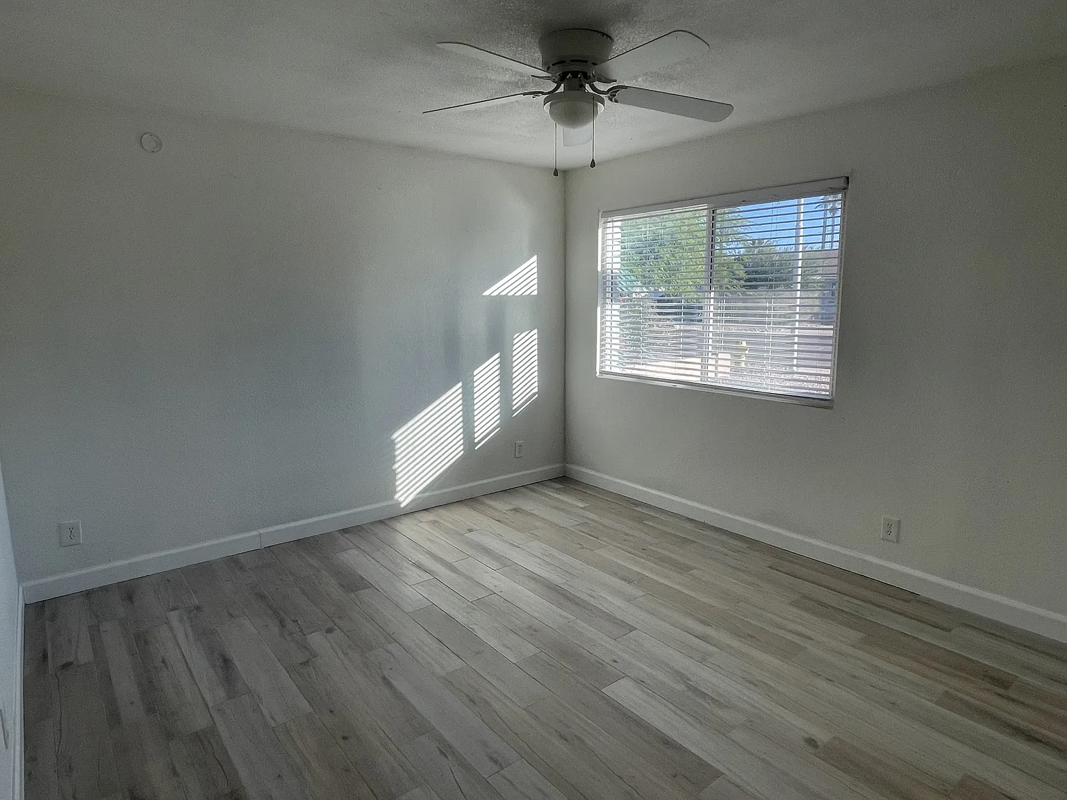 824 W Romo Jones St - . — Photo 3