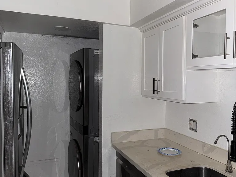 424 Oak St #128 — Photo 5