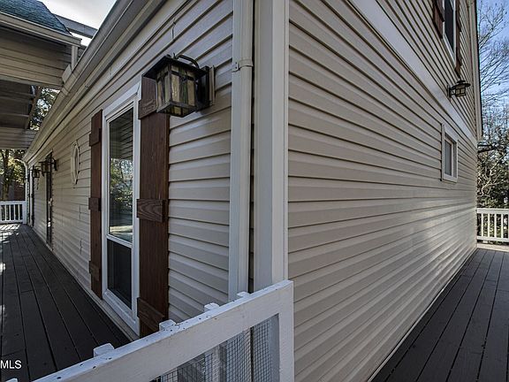 3rd image of 1837 Stonebrook Dr