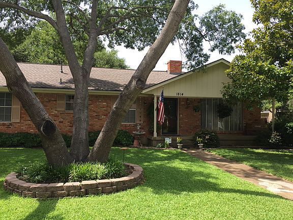 3rd image of 1814 Columbia Dr