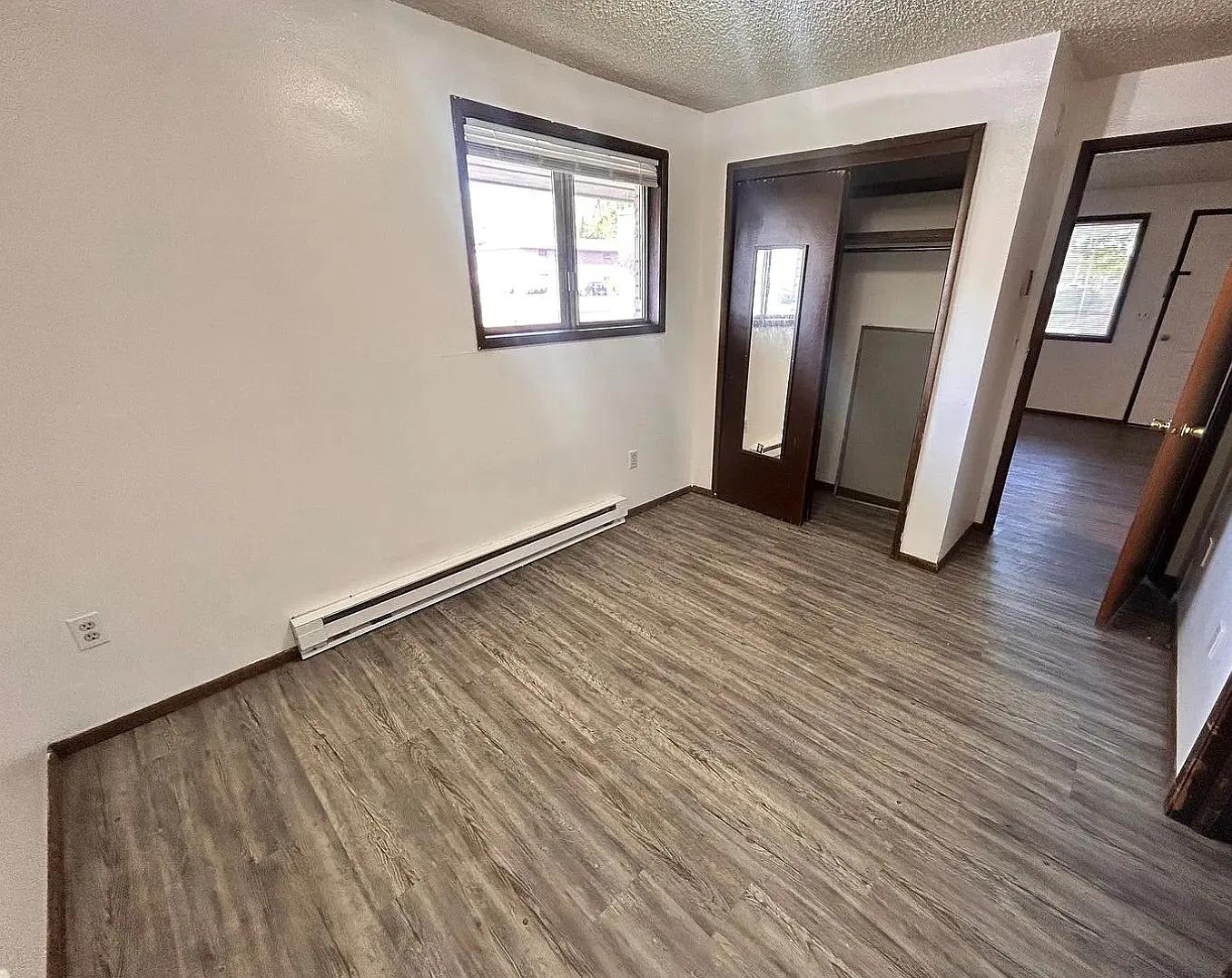 1 bed, 800 sqft, $995 — Photo 2