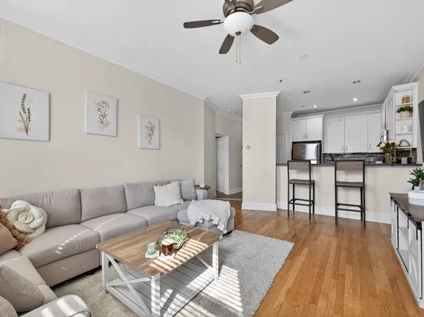 1115 Willow Avenue image 1 of 32