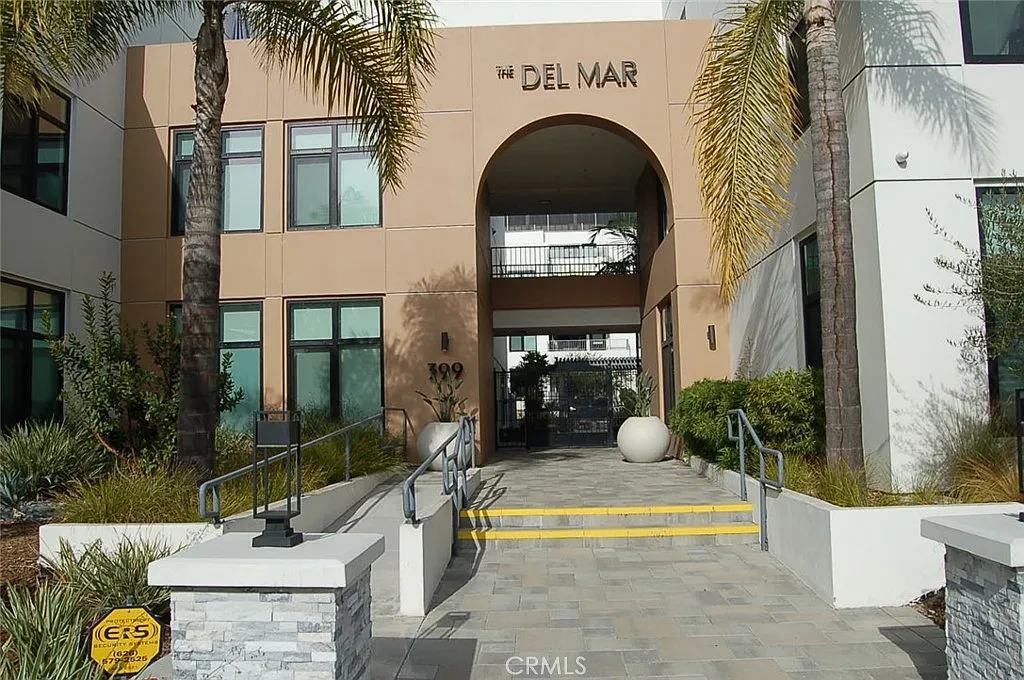 2 bed, 1220 sqft, $4,500 — Photo 3