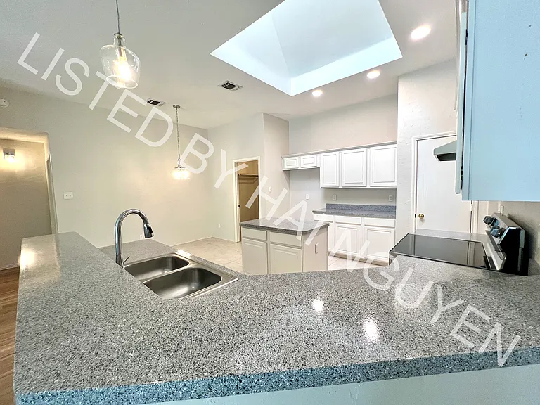 1602 Crestmeadow Ln — Photo 11
