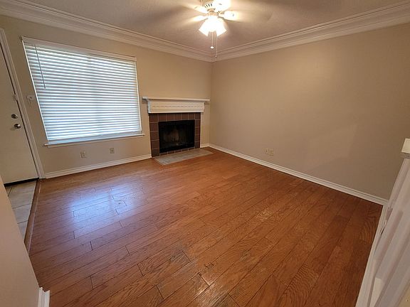 4th image of 1900 Dartmouth St APT D1