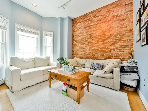 470 E 3rd St #2, South Boston, MA 02127