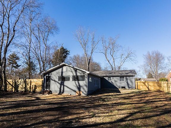 2nd image of 1802 Fern Dr