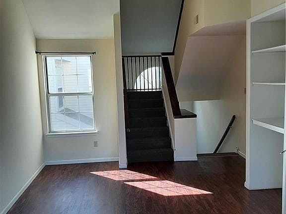 3rd image of 7359 Sauerkraut Ln #C