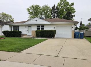 651 W Wrightwood Ave, Addison, IL 60101