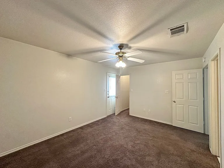 5003 John David Dr — Photo 16