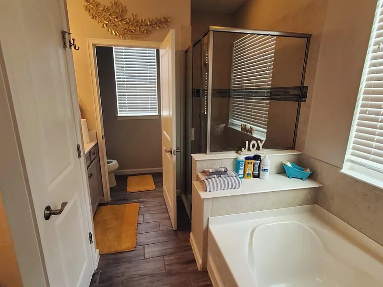 12425 Prairie Valley Ln — Photo 3
