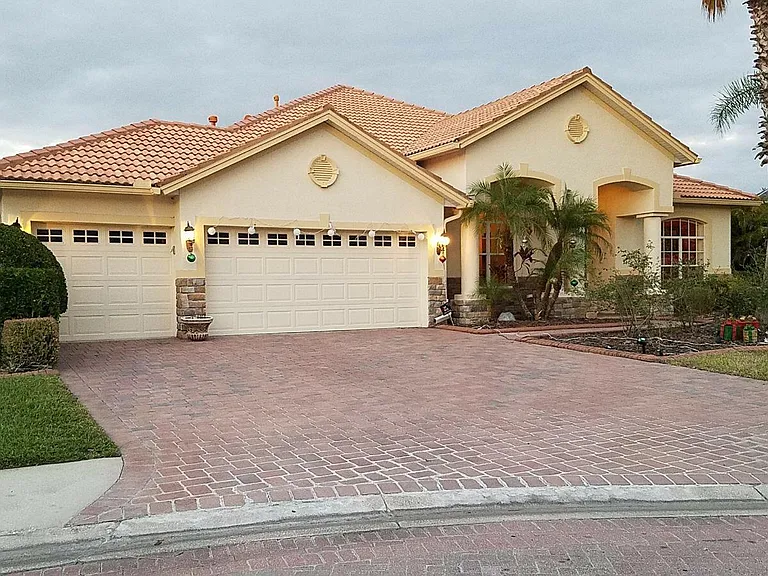10847 Barbados Isle Dr — Photo 2
