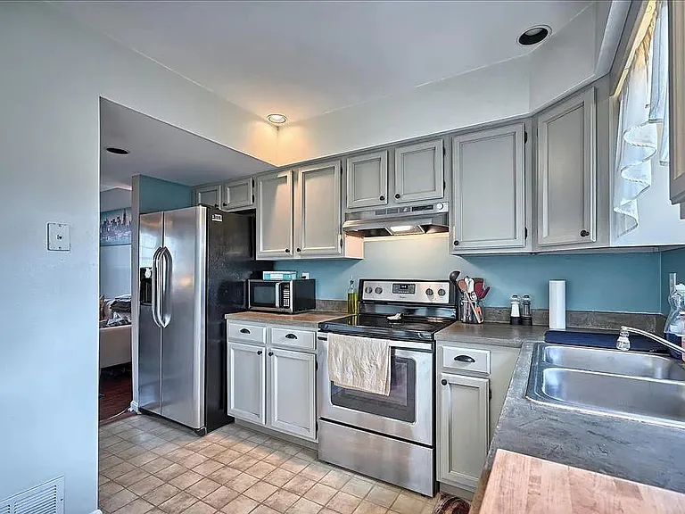1719 Peyton Randolph Ct — Photo 4