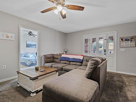 4th image of 520 S Las Vegas Trl