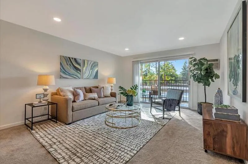1 bed, 1.0 bath, 678 sqft, $2,100 — Photo 4