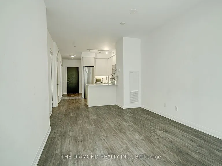 101 Erskine Ave #321 — Photo 5