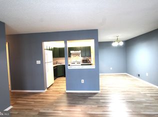 8 Joyner Ct, Lawrence Township, NJ 08648