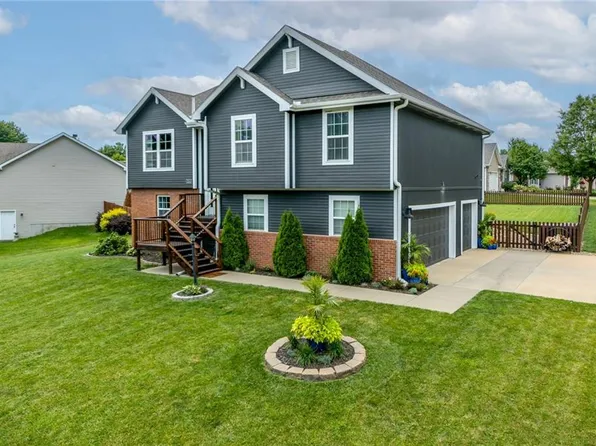 3114 Morton Ln, Saint Joseph, MO 64506