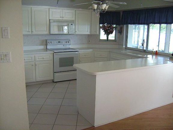 2nd image of 2 Grandview Poin