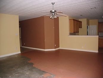 2nd image of 1906 Caroline Ave
