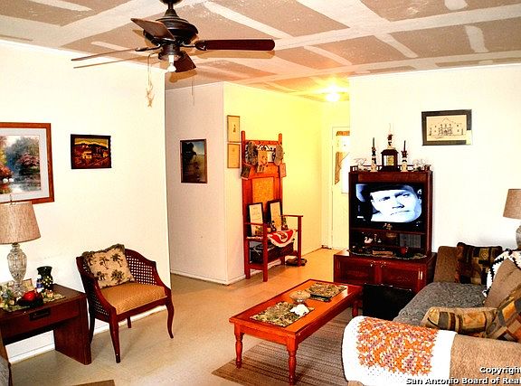 4th image of 109 Bramblewood Cir