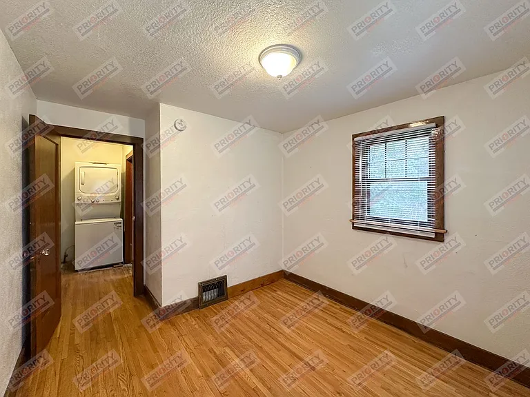 402 S Warren Ave — Photo 16