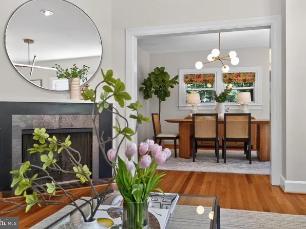 745 26th St S, Arlington, VA 22202