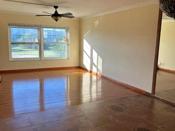 2900 Palm Aire Dr #406, Pompano Beach, FL 33069