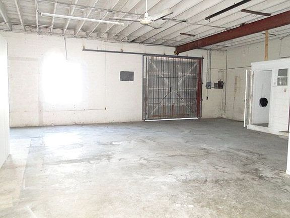 5th image of 1205 E Monroe St