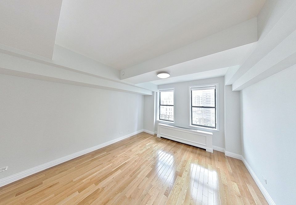 1st image of 210 W 70th St #917