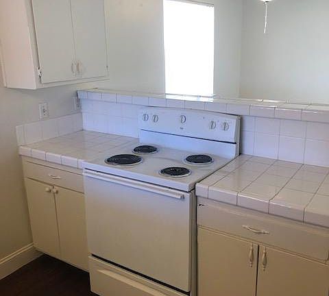 2nd image of 6404 Mariposa Ave