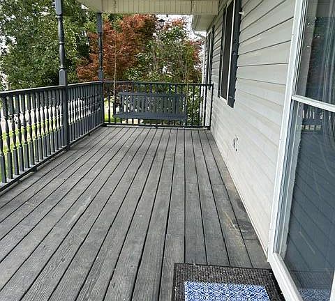 3rd image of 256 Stevenson Ave