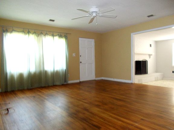 3rd image of 111 13th St