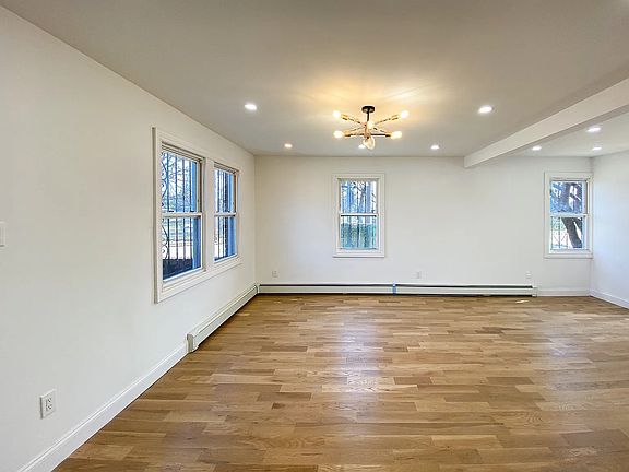 4th image of 23518 118th Ave