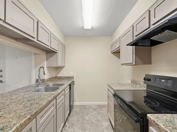 8415 Hearth Dr APT 6, Houston, TX 77054