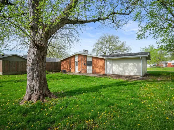 208 Ivy Ln, Hartford City, IN 47348