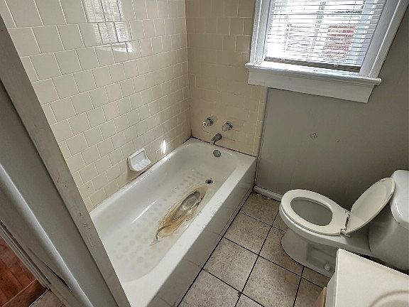 5th image of 340 Buford St #B