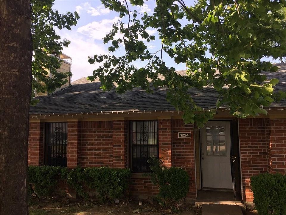 2nd image of 1224 Oak Park Dr
