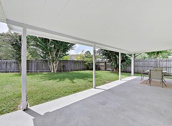 5th image of 140 Silverwood Dr