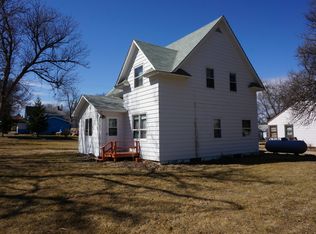 221 E Spruce St E, Sisseton, SD 57262