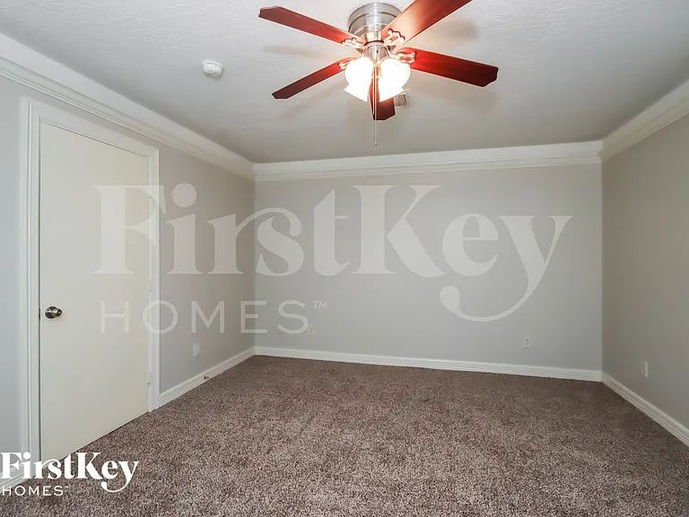 3210 Lake Stream Dr — Photo 14