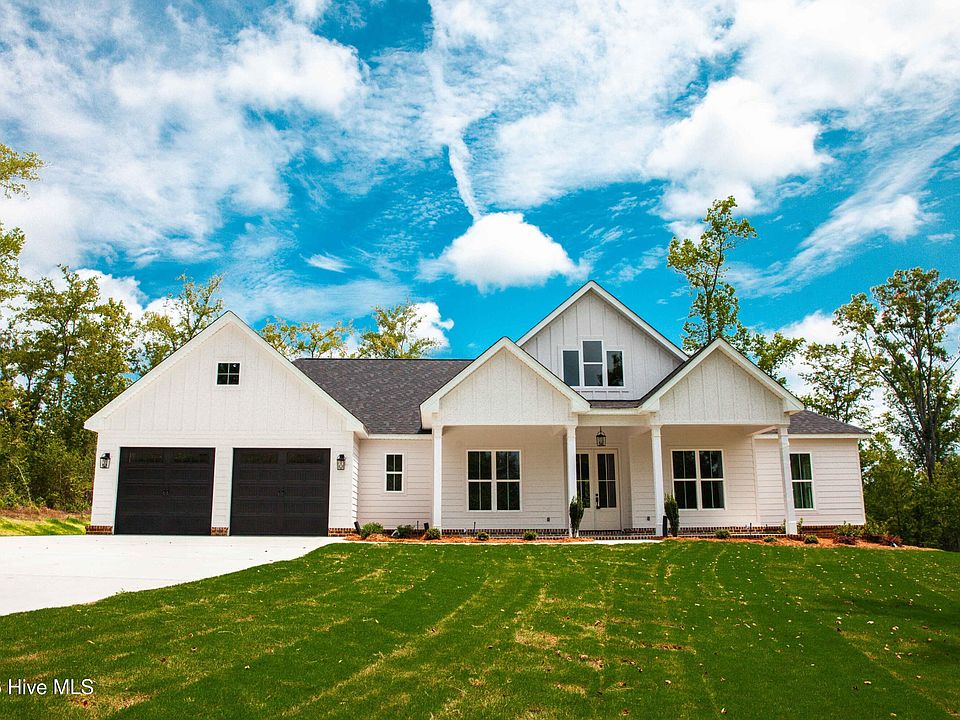 1st image of 916 Fairbourne Drive