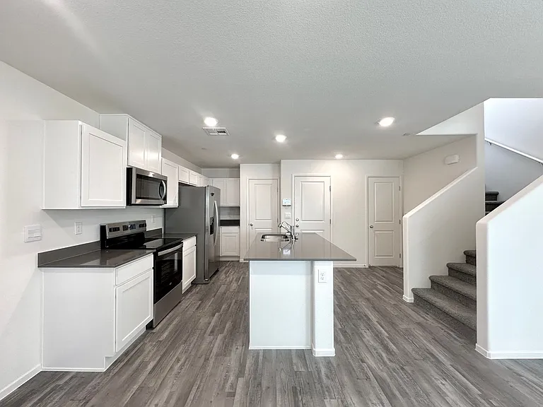 4921 Hunter Mesa Ave — Photo 6