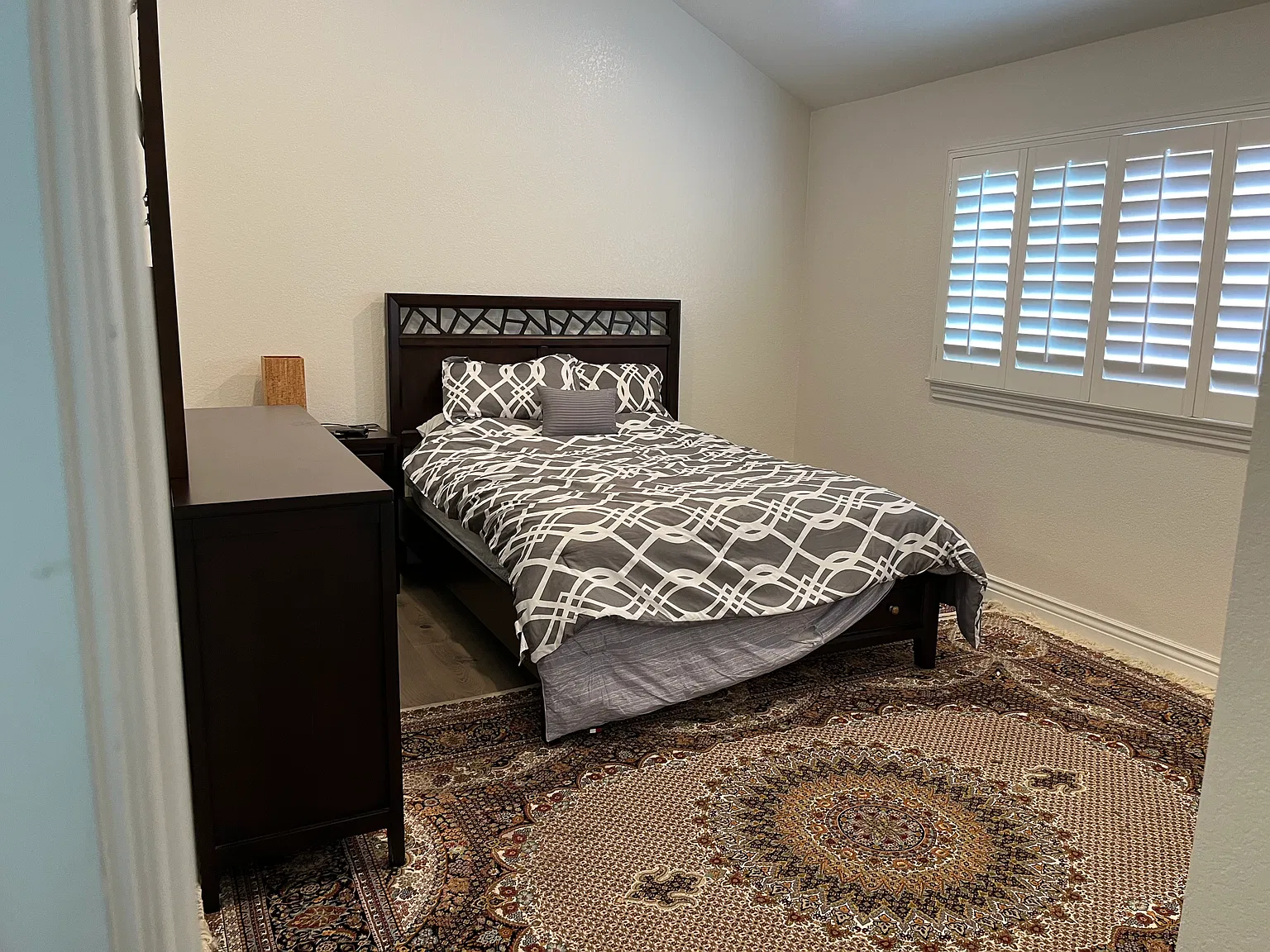 4 bed, 2.5 bath, 2289 sqft, $7,000 — Photo 4